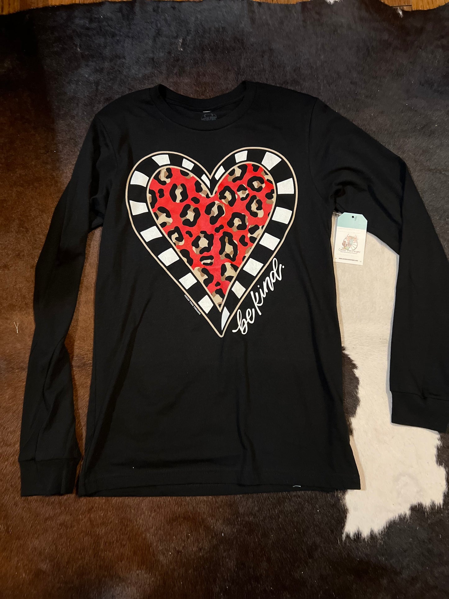 Be Kind Leopard Heart L/S Shirt