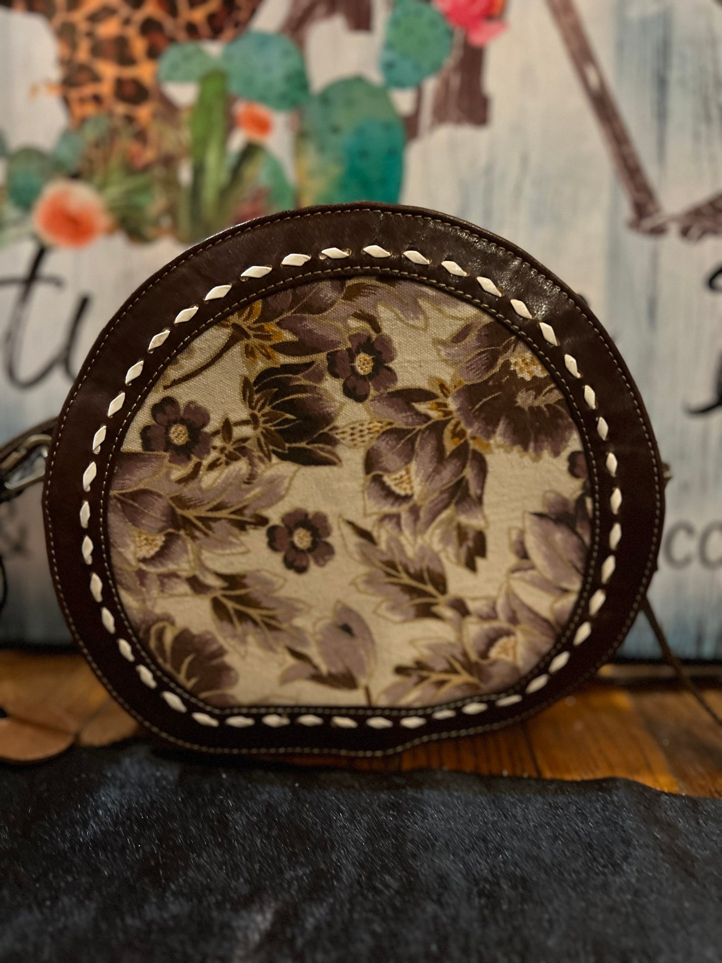 Myra Nirvana Round Bag