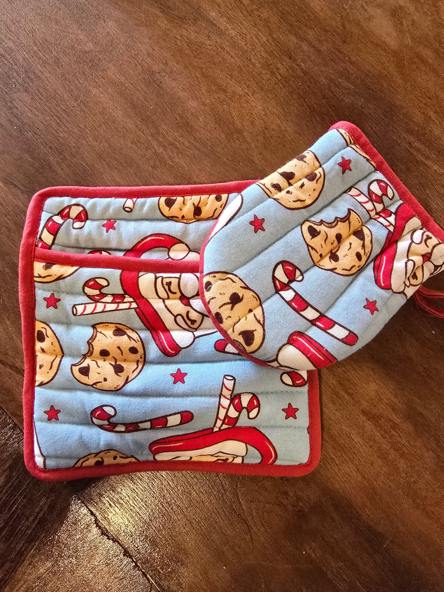 Tis the Season Flat Potholder and Oven Mitt