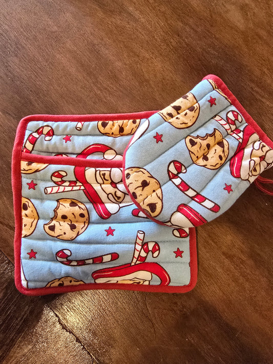 Tis the Season Flat Potholder and Oven Mitt